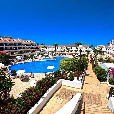 Parque Santiago I - 2 Bedroom - 1 Bathroom - Open Plan Living - Kitchen Area - Extra Large Balcony - First Floor 아파트 *