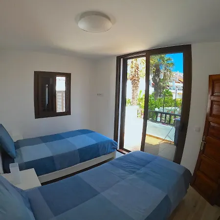 דירה Parque Santiago I - 2 Bedroom - 1 Bathroom - Open Plan Living - Kitchen Area - Extra Large Balcony - First Floor *