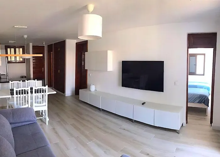 Parque Santiago I - 2 Bedroom - 1 Bathroom - Open Plan Living - Kitchen Area - Extra Large Balcony - First Floor דירה פלאייה דה לאס אמריקס